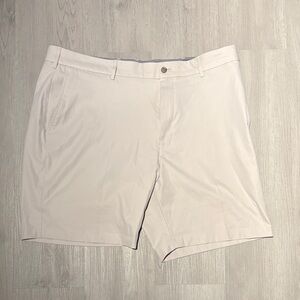 Walter Hagen Men's White Flat Front Golf Shorts